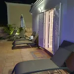 Vanesa Luxury Private With A Heated Pool, 4 Bedrooms And 4 Bathrooms Villa *