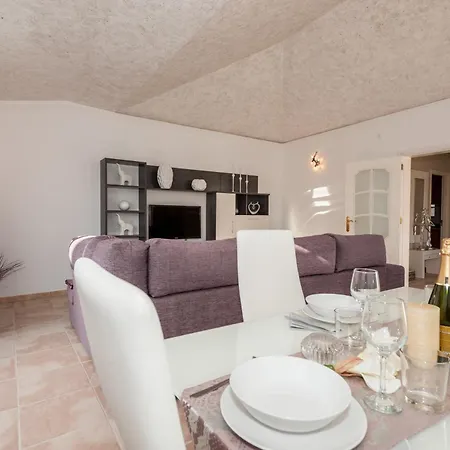 וילה Vanesa Luxury Private With A Heated Pool, 4 Bedrooms And 4 Bathrooms *