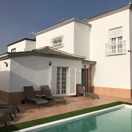Vanesa Luxury Private With A Heated Pool, 4 Bedrooms And 4 Bathrooms Адехе