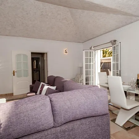 Vanesa Luxury Private With A Heated Pool, 4 Bedrooms And 4 Bathrooms וילה אדחה