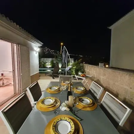 Vanesa Luxury Private With A Heated Pool, 4 Bedrooms And 4 Bathrooms * אדחה