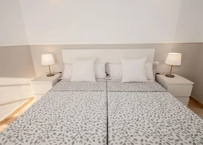 Vanesa Luxury Private With A Heated Pool, 4 Bedrooms And 4 Bathrooms Вилла