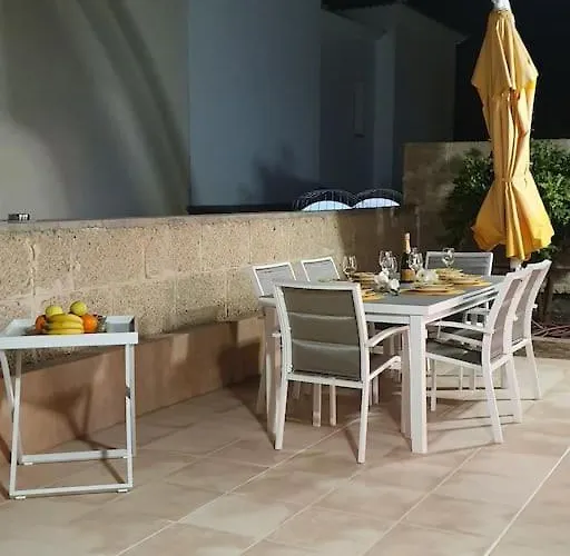 Вилла Vanesa Luxury Private With A Heated Pool, 4 Bedrooms And 4 Bathrooms Адехе