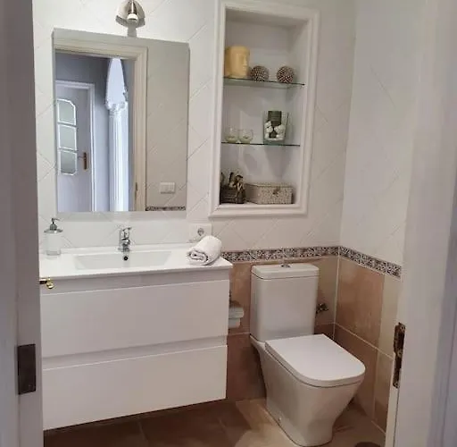 Вилла Vanesa Luxury Private With A Heated Pool, 4 Bedrooms And 4 Bathrooms