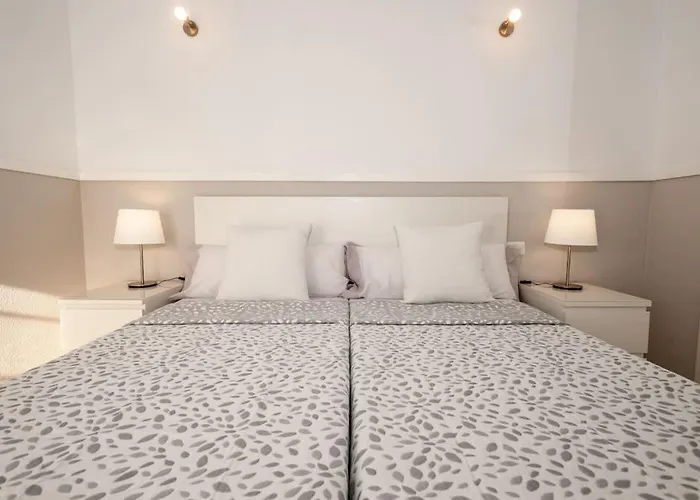 Vanesa Luxury Private With A Heated Pool, 4 Bedrooms And 4 Bathrooms *