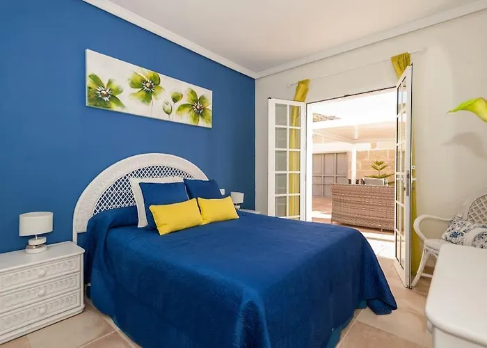 Вилла Vanesa Luxury Private With A Heated Pool, 4 Bedrooms And 4 Bathrooms