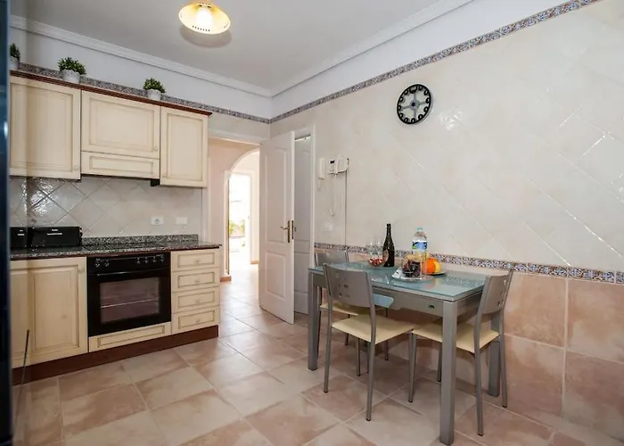 Вилла Vanesa Luxury Private With A Heated Pool, 4 Bedrooms And 4 Bathrooms