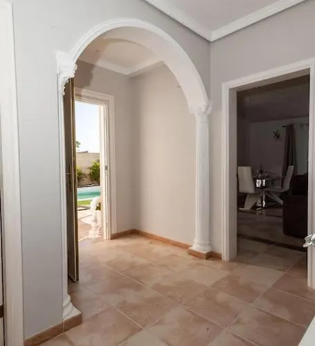 Vanesa Luxury Private With A Heated Pool, 4 Bedrooms And 4 Bathrooms * Адехе