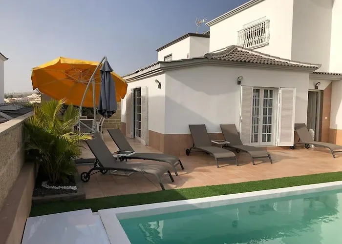 Vanesa Luxury Private With A Heated Pool, 4 Bedrooms And 4 Bathrooms Вилла Адехе