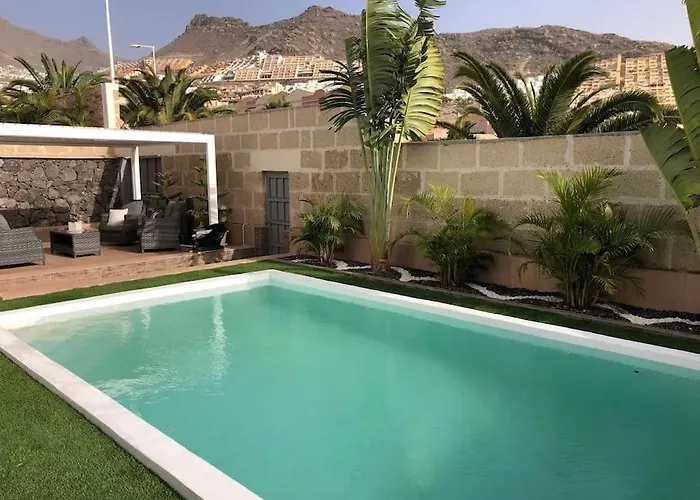 Vanesa Luxury Private With A Heated Pool, 4 Bedrooms And 4 Bathrooms Адехе