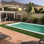 Vanesa Luxury Private With A Heated Pool, 4 Bedrooms And 4 Bathrooms