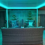 Вілла Vanesa Luxury Private With A Heated Pool, 4 Bedrooms And 4 Bathrooms Адехе