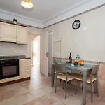 Вілла Vanesa Luxury Private With A Heated Pool, 4 Bedrooms And 4 Bathrooms