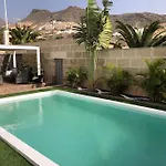 Vanesa Luxury Private With A Heated Pool, 4 Bedrooms And 4 Bathrooms Адехе