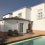 Vanesa Luxury Private With A Heated Pool, 4 Bedrooms And 4 Bathrooms Вілла *