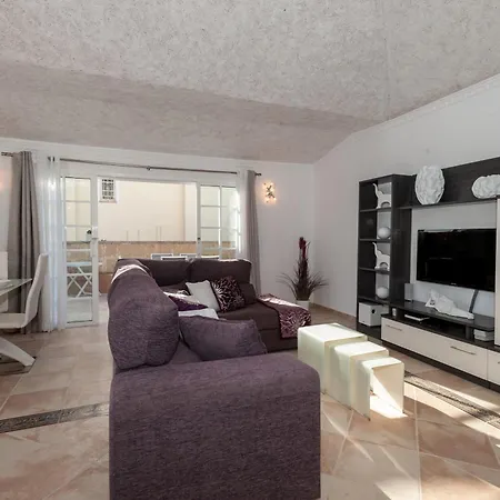 Vanesa Luxury Private With A Heated Pool, 4 Bedrooms And 4 Bathrooms * Адехе