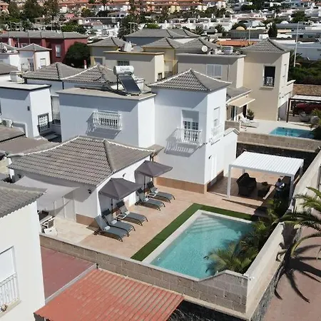 Villa Vanesa Luxury Private With A Heated Pool, 4 Bedrooms And 4 Bathrooms
