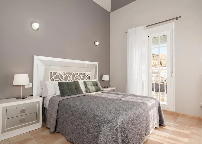 Вілла Vanesa Luxury Private With A Heated Pool, 4 Bedrooms And 4 Bathrooms *