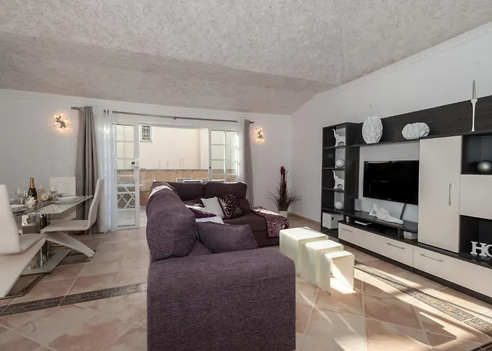 Vanesa Luxury Private With A Heated Pool, 4 Bedrooms And 4 Bathrooms * Адехе