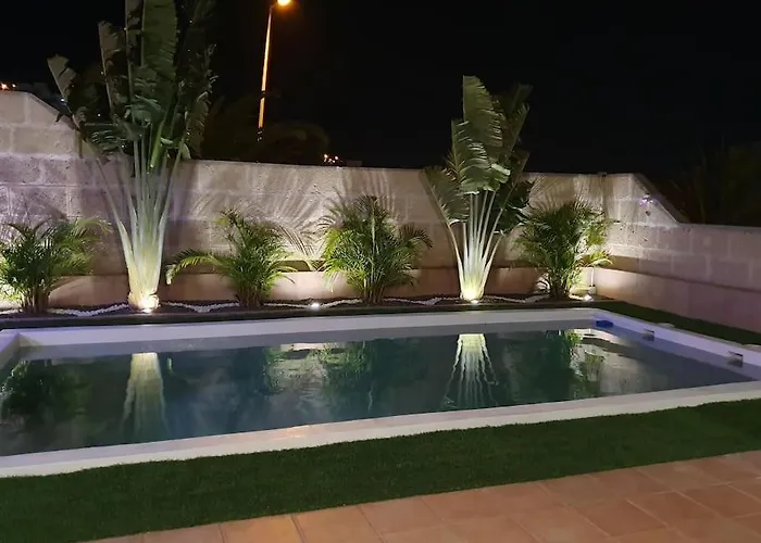 Вілла Vanesa Luxury Private With A Heated Pool, 4 Bedrooms And 4 Bathrooms