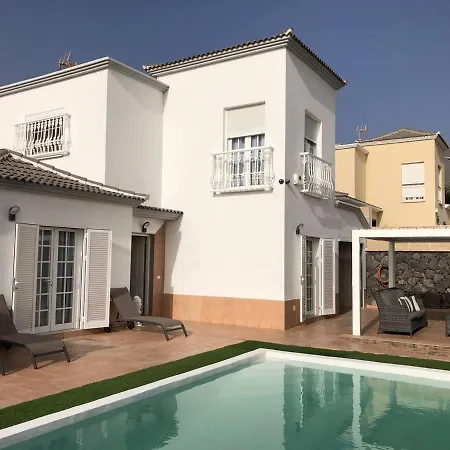 Vanesa Luxury Private With A Heated Pool, 4 Bedrooms And 4 Bathrooms Адехе