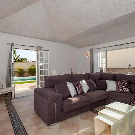 Vanesa Luxury Private With A Heated Pool, 4 Bedrooms And 4 Bathrooms Вилла *
