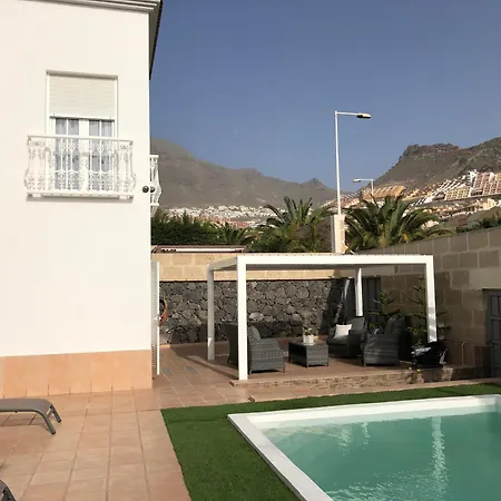 Vanesa Luxury Private With A Heated Pool, 4 Bedrooms And 4 Bathrooms Вилла