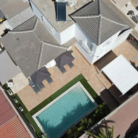 Βίλα Vanesa Luxury Private With A Heated Pool, 4 Bedrooms And 4 Bathrooms