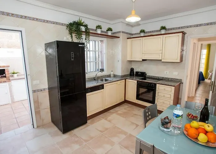 ヴィラ Vanesa Luxury Private With A Heated Pool, 4 Bedrooms And 4 Bathrooms *