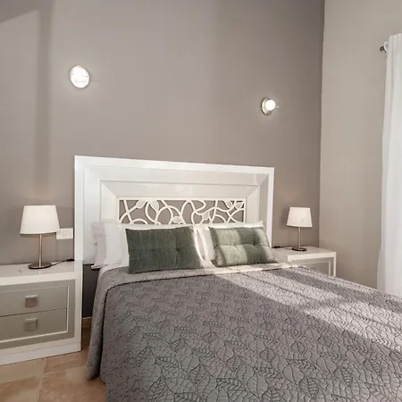 Willa Vanesa Luxury Private With A Heated Pool, 4 Bedrooms And 4 Bathrooms