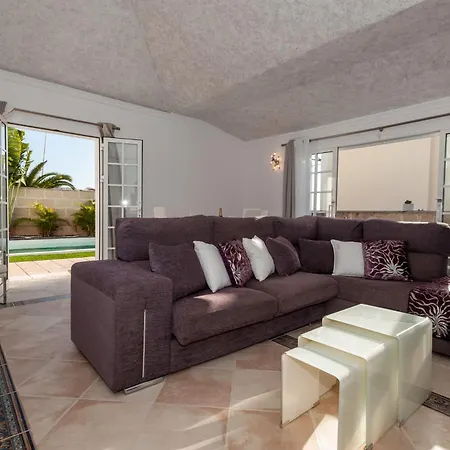 Vanesa Luxury Private With A Heated Pool, 4 Bedrooms And 4 Bathrooms Willa