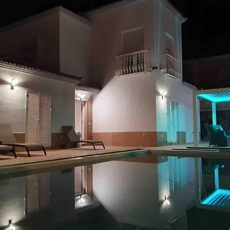 Vanesa Luxury Private With A Heated Pool, 4 Bedrooms And 4 Bathrooms Willa Costa Adeje (Tenerife)